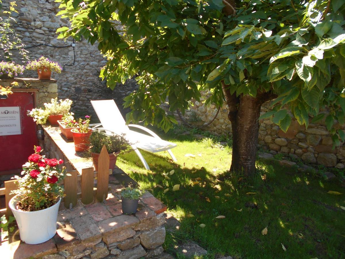 Ca'L Mossen Sant Joan de les Abadesses Exterior photo